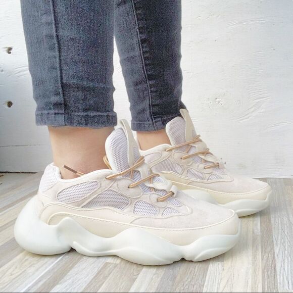 Cream Sneaker a Exaggerated Boost Sole - Picture 3 of 6